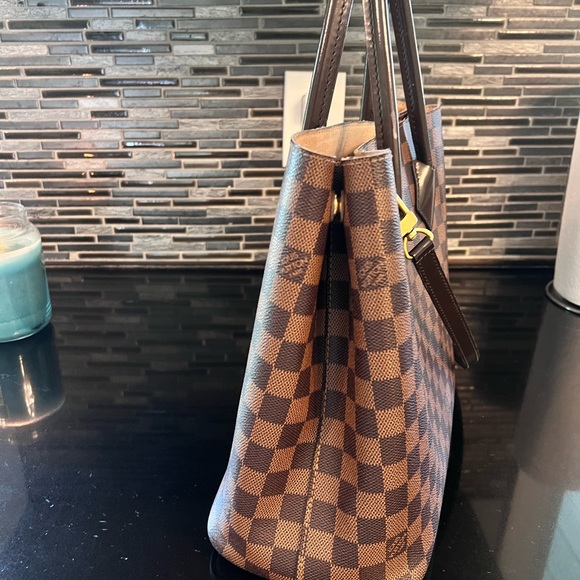 Authentic Louis Vuitton bag - Picture 3 of 11